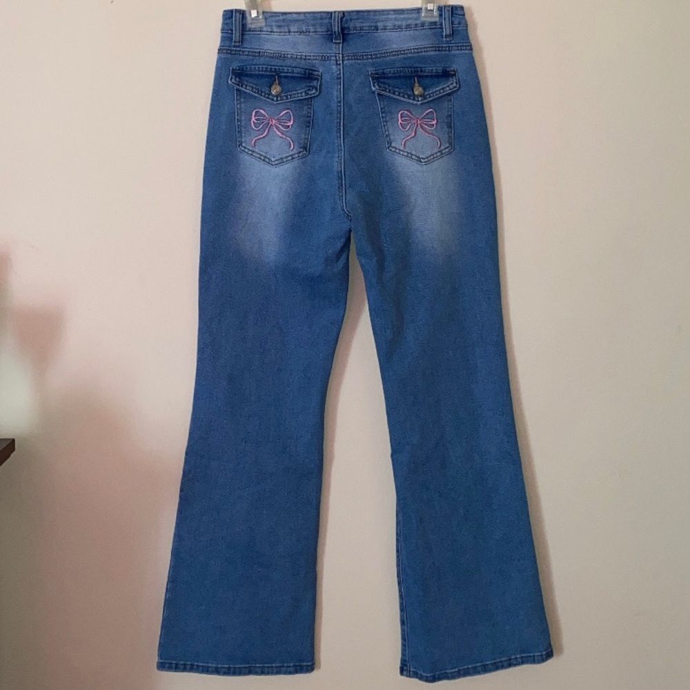 EZwear Embroidery Bow Pocket Detail Flared Leg Light Wash Denim Jeans Pants
